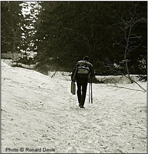 Stanley Roseman hiking up an Alpine path to paint his landscapes, spring 1988. Photo  Ronald Davis.